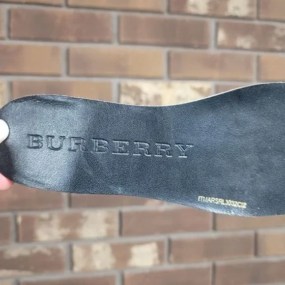 Burberry London authentic unlined tartan rainboot worn once purchased 2008 - Picture 16 of 16